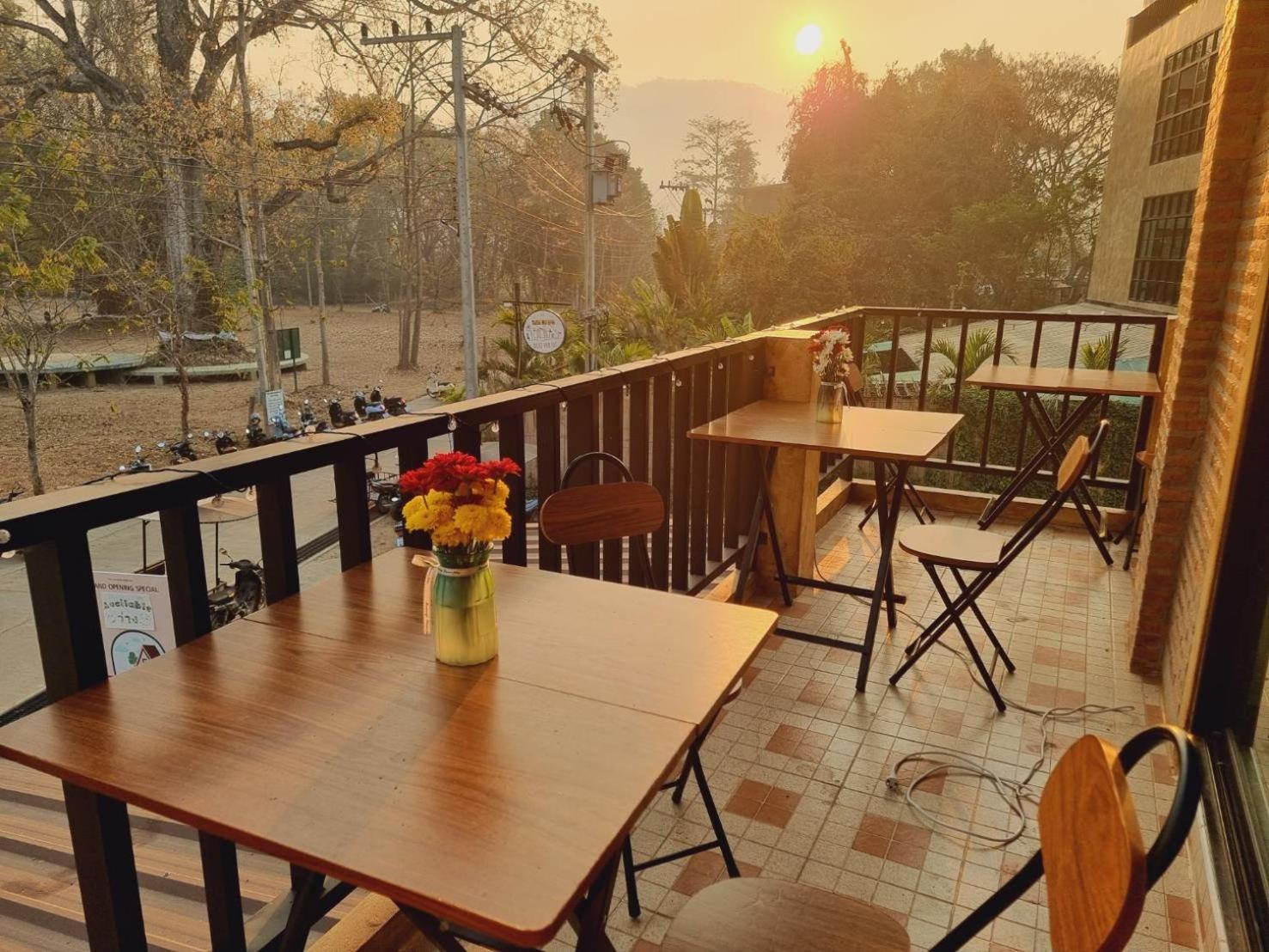 The Savannah Hostel パーイ エクステリア 写真