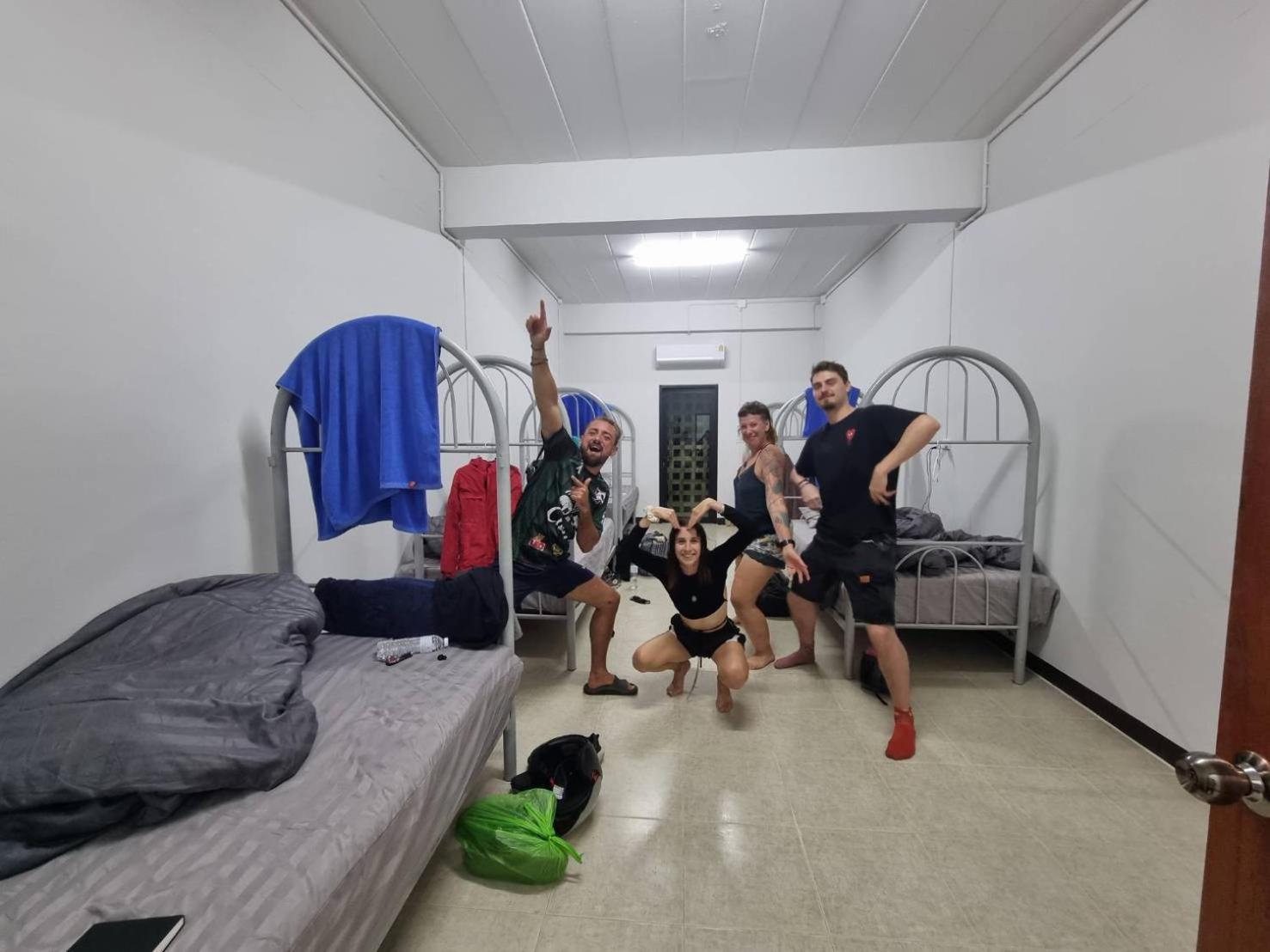The Savannah Hostel パーイ エクステリア 写真