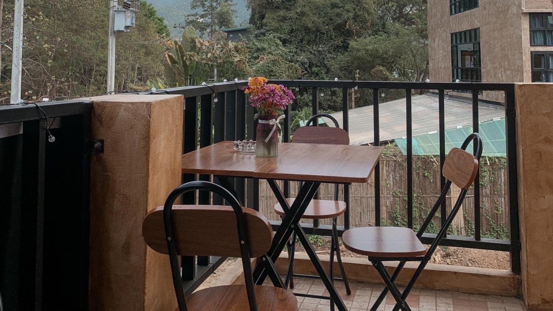 The Savannah Hostel パーイ エクステリア 写真